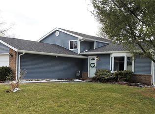 18224 Walnut Dr, Strongsville, OH