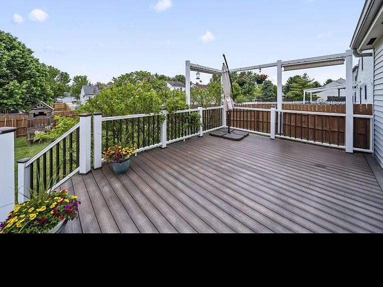 9053 Longstone Dr — Photo 11