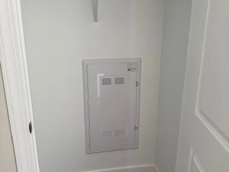 Brand New - War Eagle Apartments in the River Point District — Photo 32