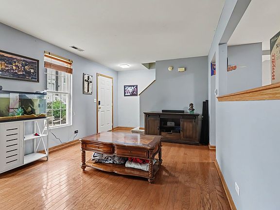 3rd image of 855 Symphony Dr