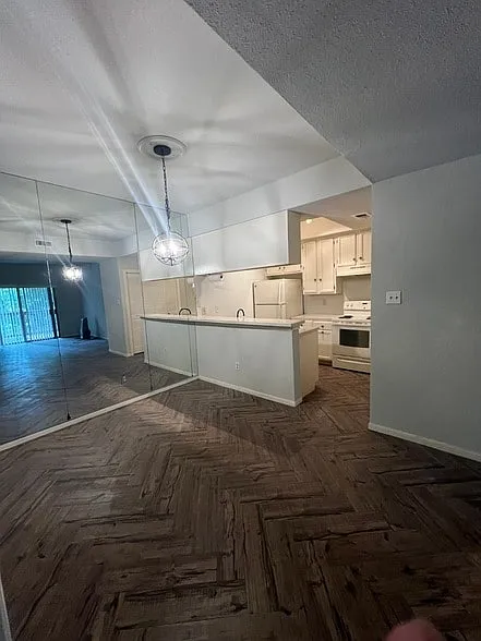 1 bed, 622 sqft, $1,300 — Photo 3