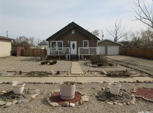 206 7th Ave W, Rosetown, SK S0L2V0