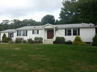 4 Mountain Laurel Rdg, Uncasville, CT 06382