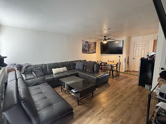 4th image of 1452 Diamond St #Pb
