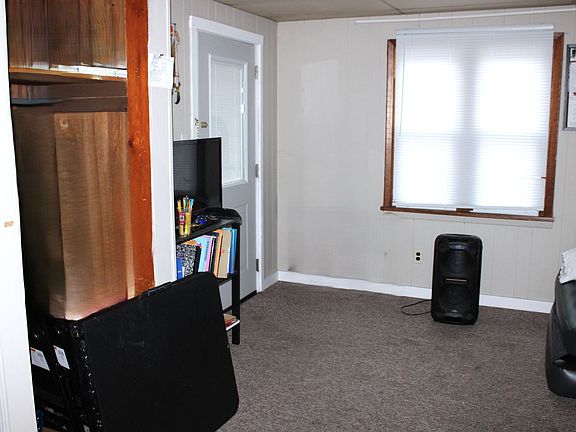 4th image of 967 Church St
