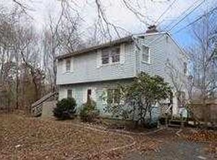 7 Old Town Rd, Brookhaven, NY 11719