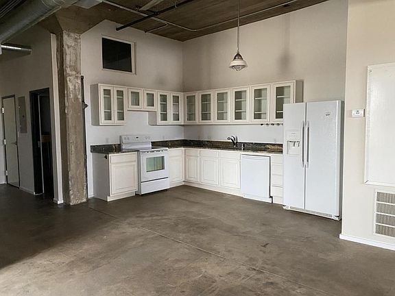 4th image of 201 S Calhoun St #301
