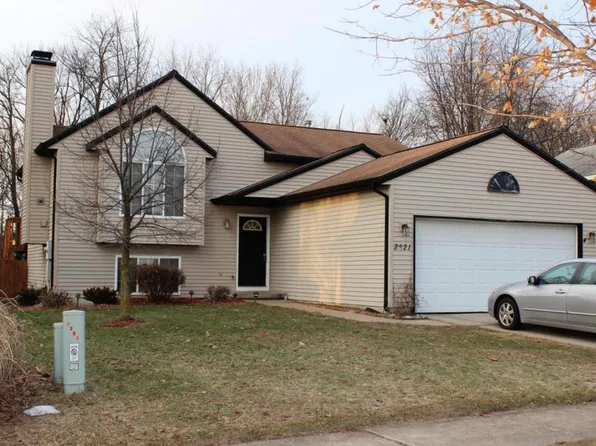 2821 Paddington Dr SE, Kentwood, MI 49512