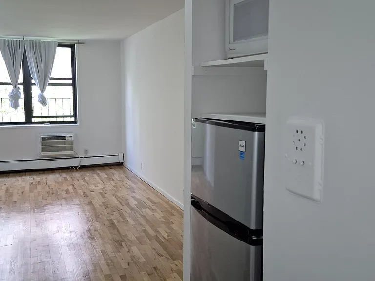 229 E 29th St #5K — Photo 4