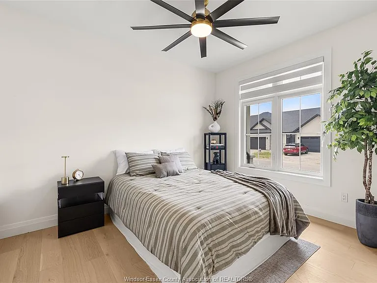 2578 Barkley Ave — Photo 6