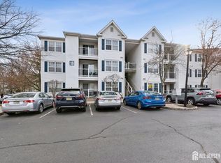 1634 Waterford Dr, Edison, NJ 08817