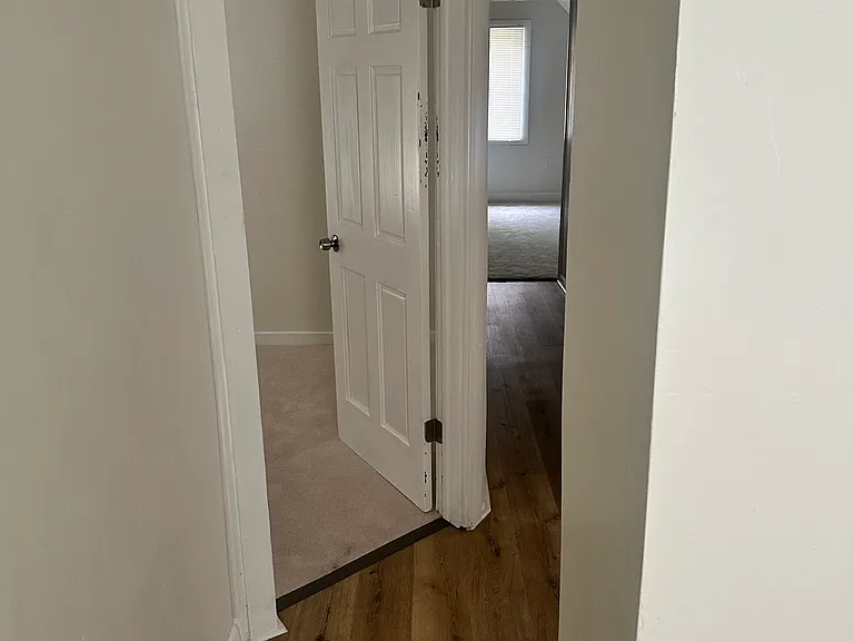 2546 W Medford Ave — Photo 14