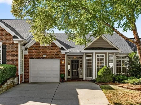 4709 Towne Ridge Dr, Greensboro, NC 27455