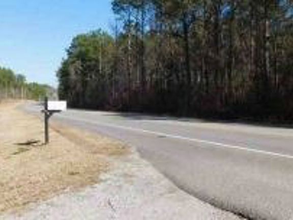 Exterior Neighborhood (street photo)