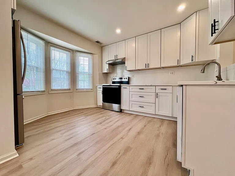 9832 Oakdale Woods Ct — Photo 6
