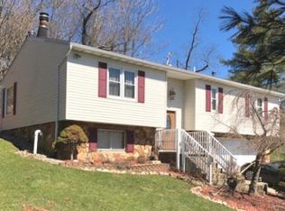 917 Betty Zane Rd, Wheeling, WV 26003