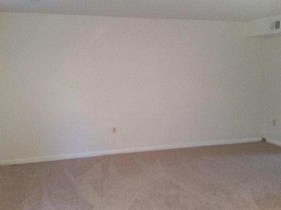 4th image of 2055 Mayflower Dr