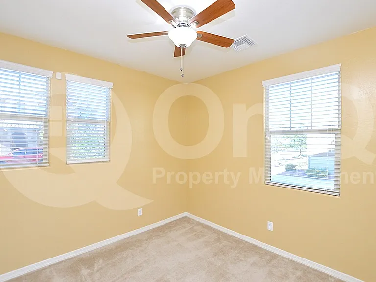 145 E Bluejay Dr — Photo 17