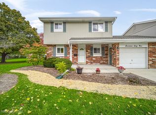 1769 Eaton Ct, Wheaton, IL 60189