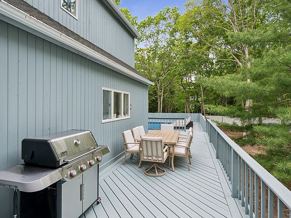 5th image of 43 Montauk Ave