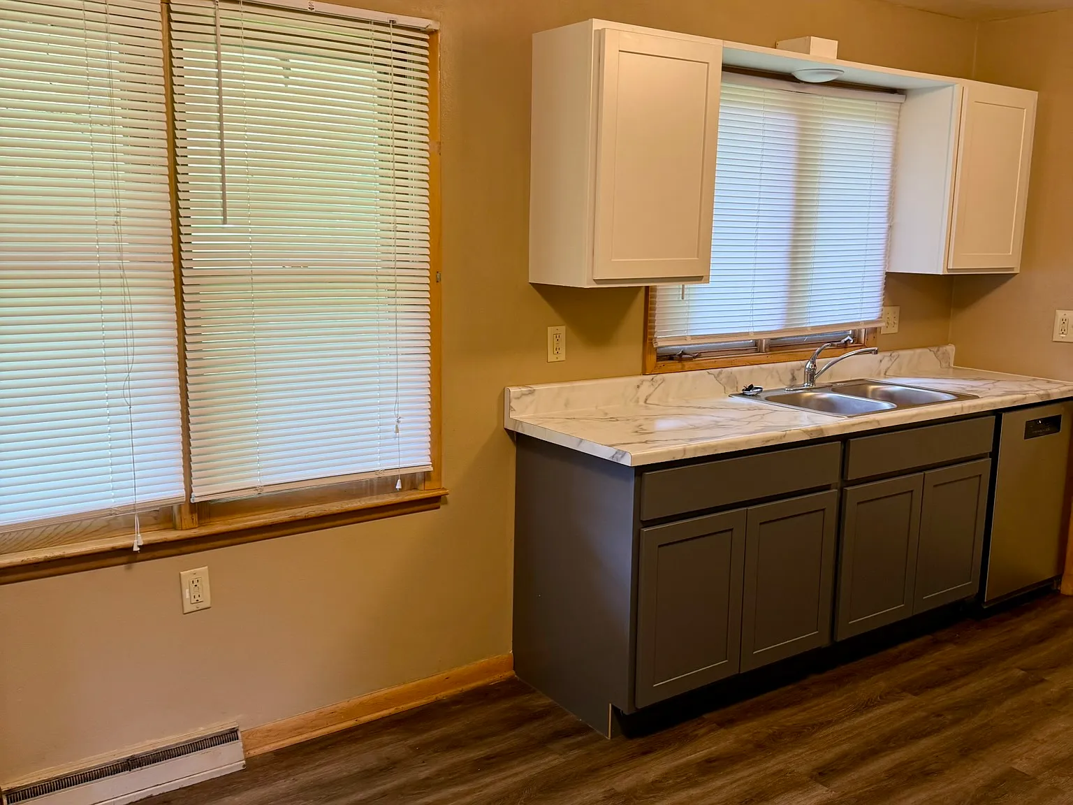 3 bed, 1002 sqft, $2,401 — Photo 4