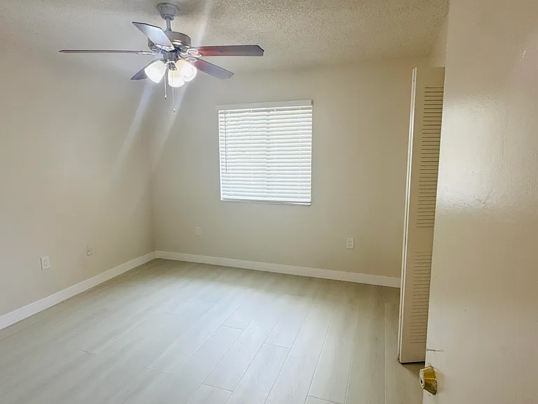 6106 Forest Hill Blvd #201 — Photo 13