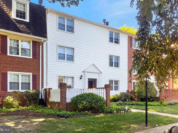 2711 S Walter Reed Dr Unit A, Arlington, VA 22206