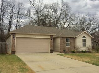 1140 S Saratoga Ave, Springfield, MO 65804