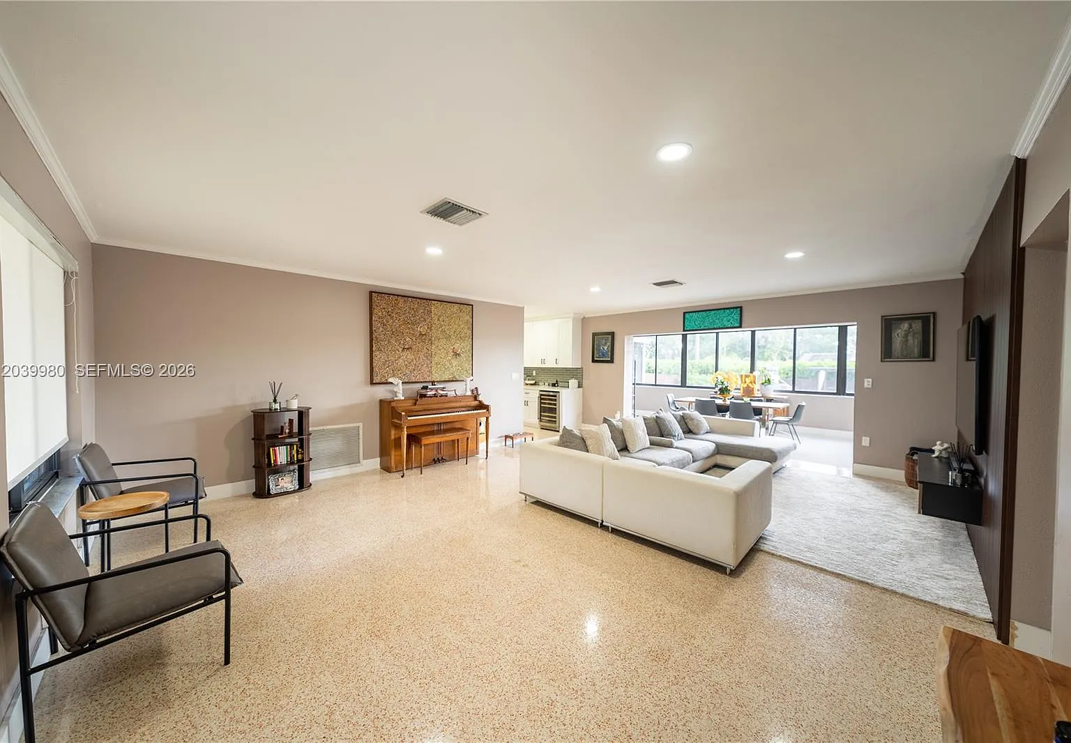 4 bed, 4.0 bath, $6,000 — Photo 2