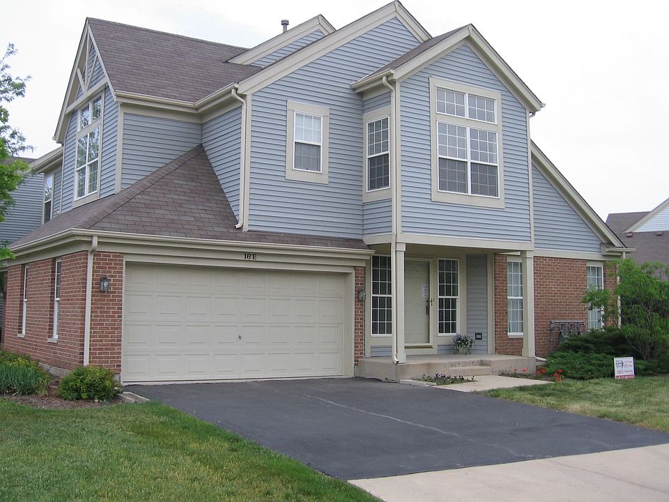 End unit townhome