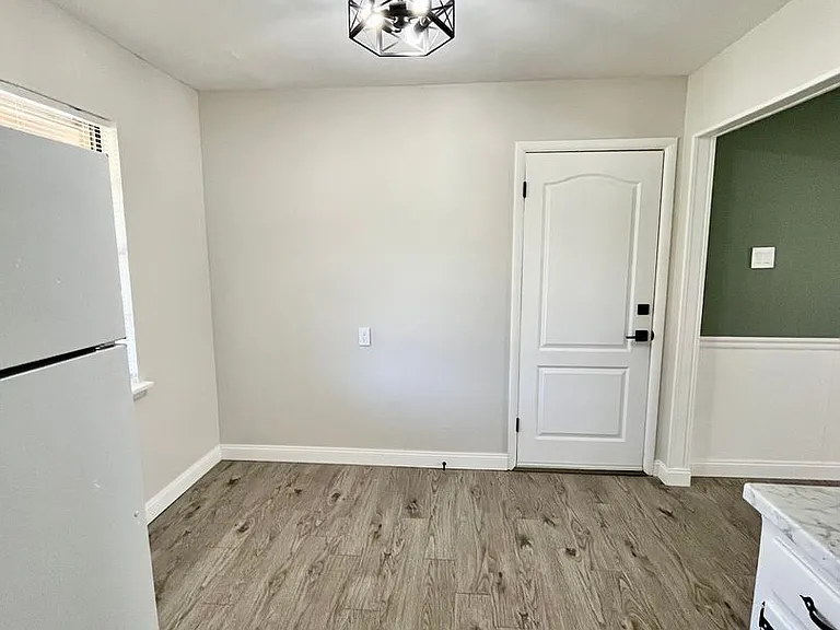 1005 Oakwood Ln — Photo 13