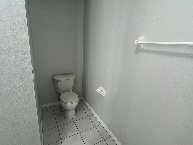 5 Ziegler Pl — Photo 10