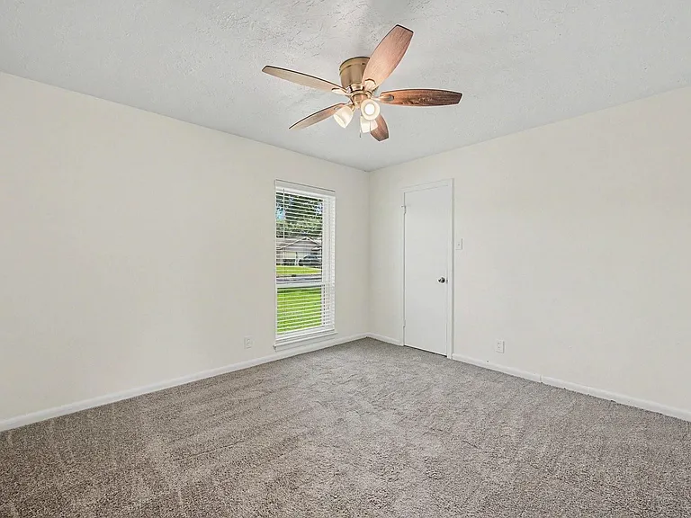 9315 Val Verde St — Photo 21