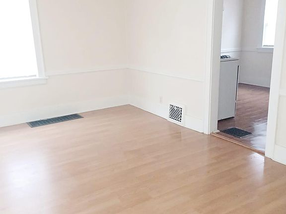 4th image of 1326 King St