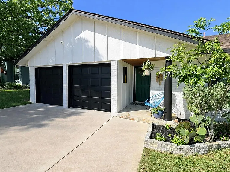 4806 Wind River Rd — Photo 2