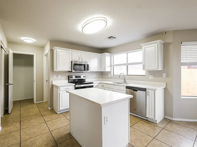 15178 W Taylor St — Photo 6