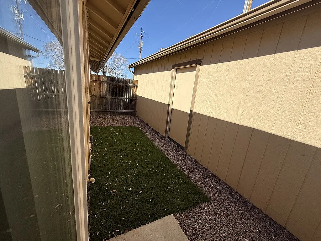 2 bed, 2.0 bath, $1,500 — Photo 2
