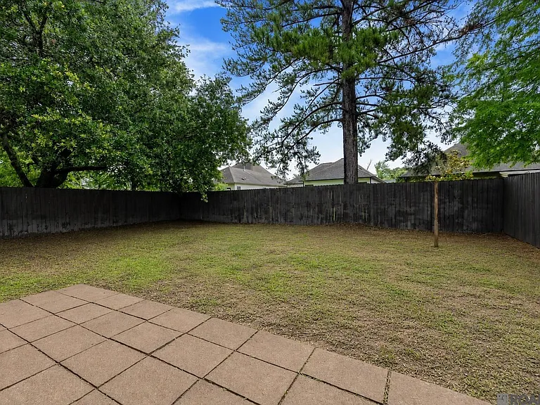 10425 Grace Ln — Photo 19