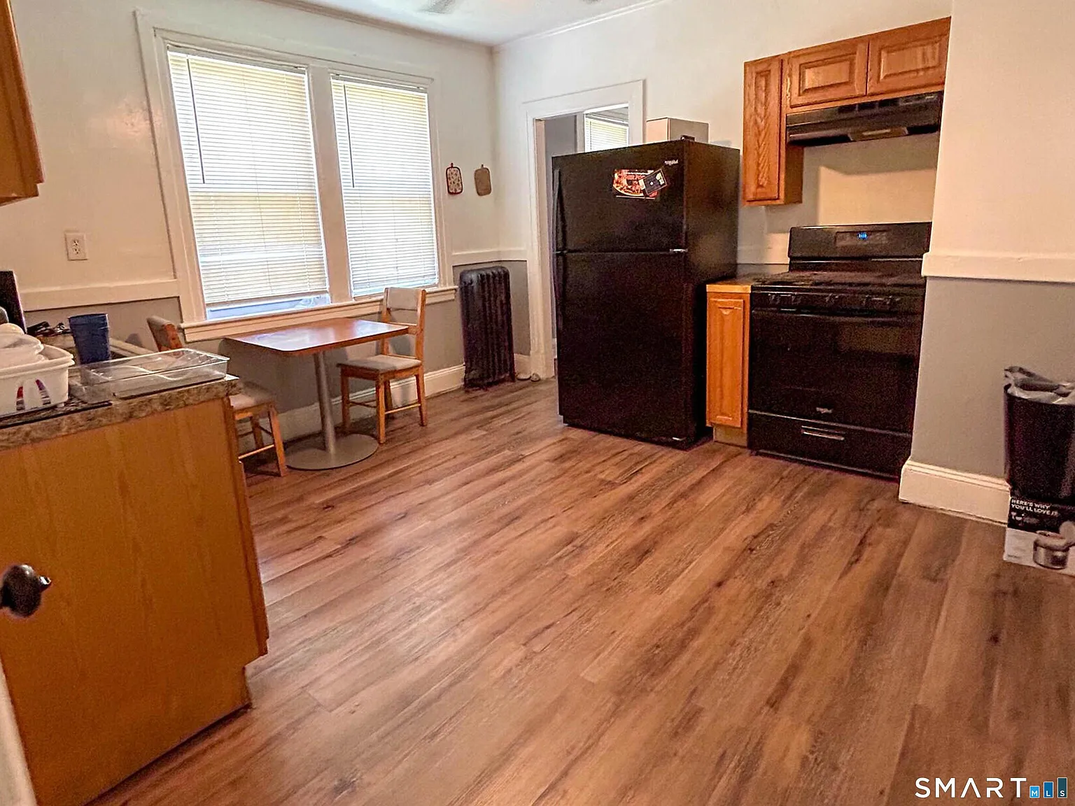 4 bed, 1.0 bath, 1248 sqft, $2,400 — Photo 3