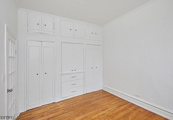 4th image of 66 W 77th St APT 26