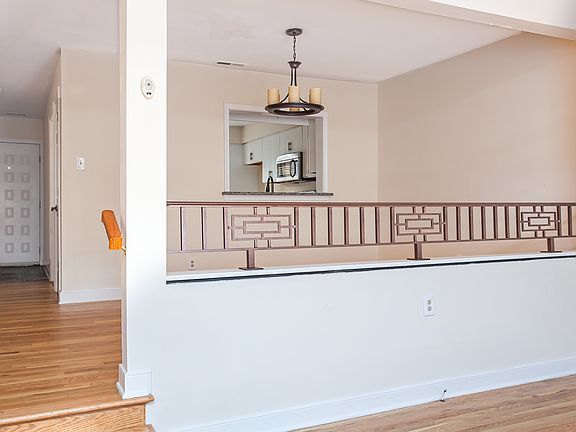 5th image of 9164 Lakeland Dr