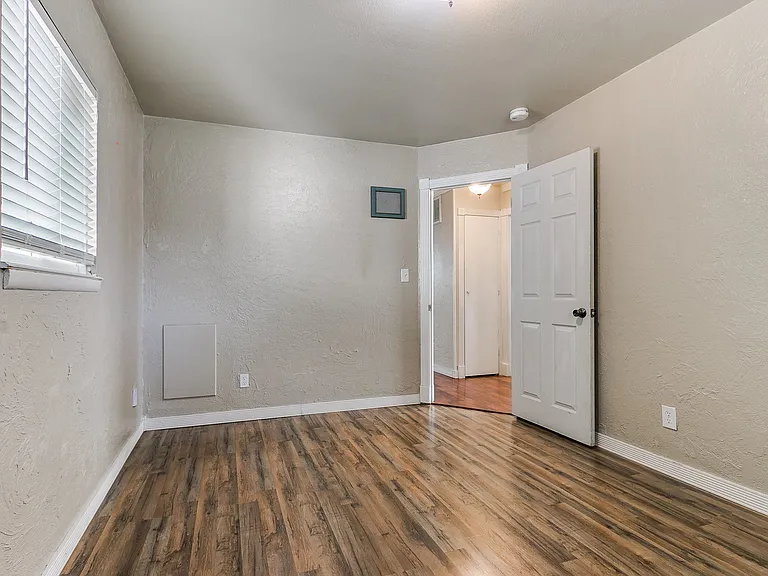 1612 Dakota St — Photo 50