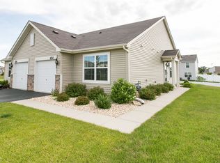 650 Vine St, Hampshire, IL 60140