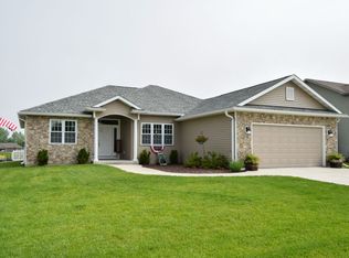 914 Kaywood Dr, Racine, WI 53402