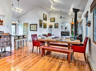 530 Espinoza Rd, Ranchos De Taos, NM 87557