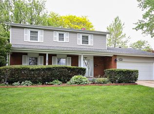 7422 Richmond Ave, Darien, IL 60561