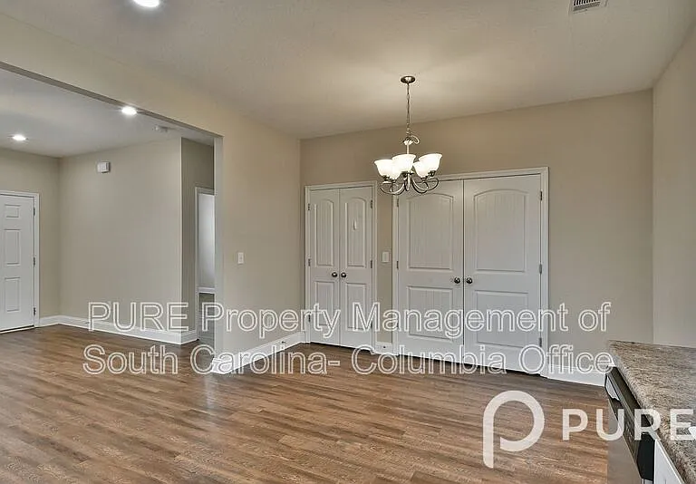 505 Atkins St — Photo 17
