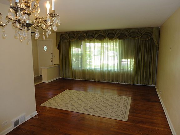 3rd image of 9333 Kostner Ave