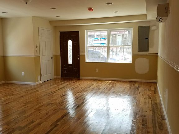 3rd image of 4363 Carpenter Ave