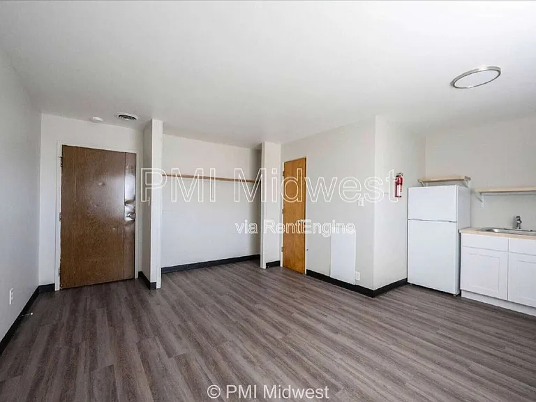 Glenstone Apartments — Photo 9